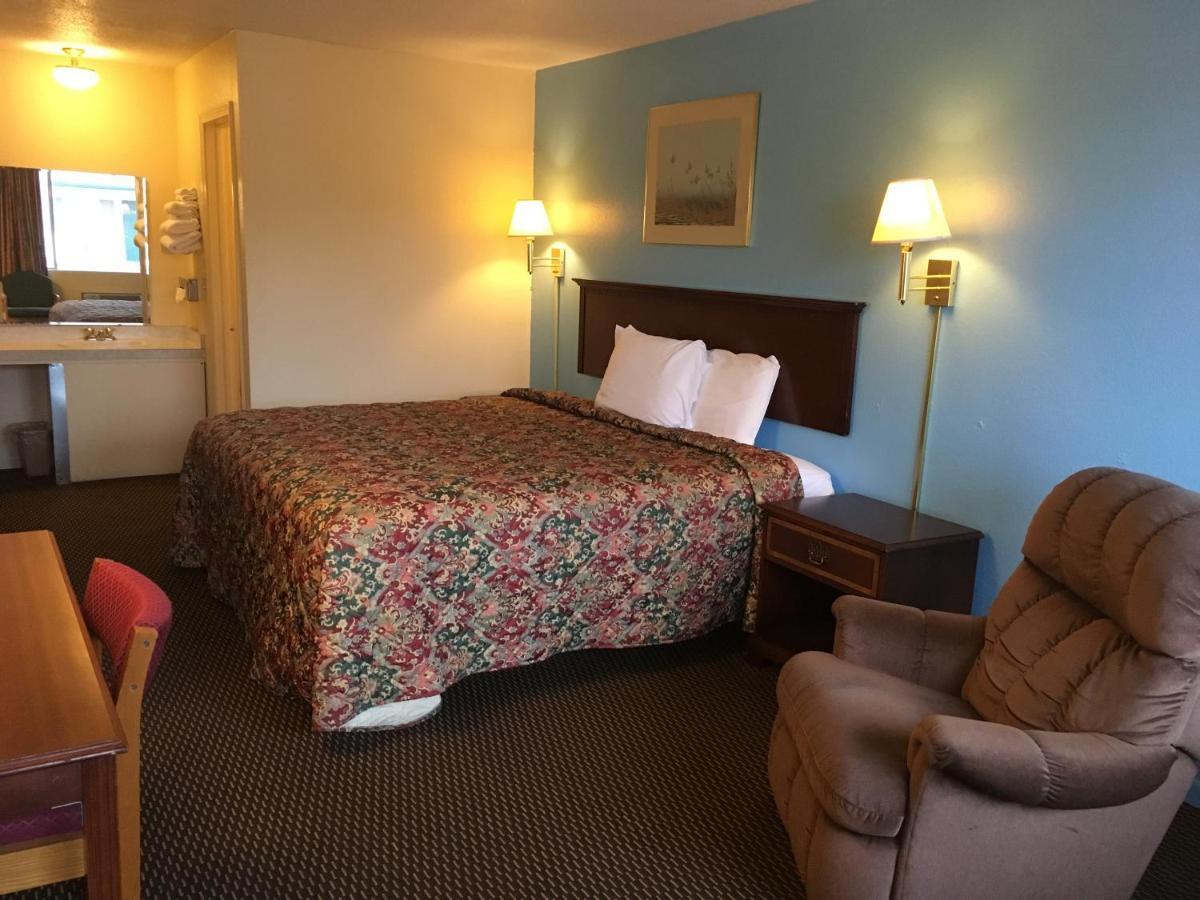 Budget Inn Caravan Motel Harrisonville Εξωτερικό φωτογραφία