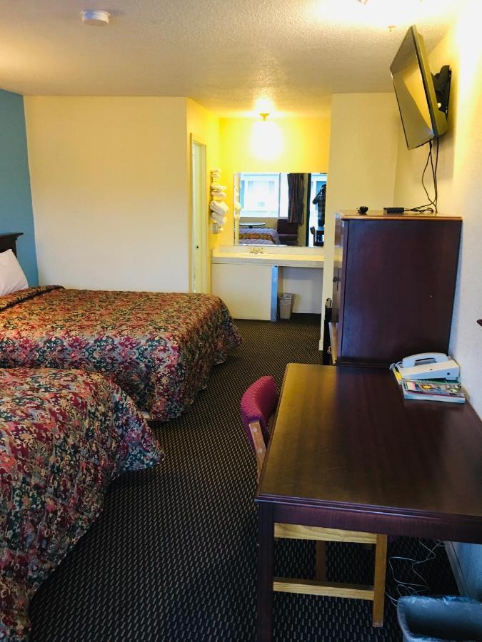 Budget Inn Caravan Motel Harrisonville Εξωτερικό φωτογραφία